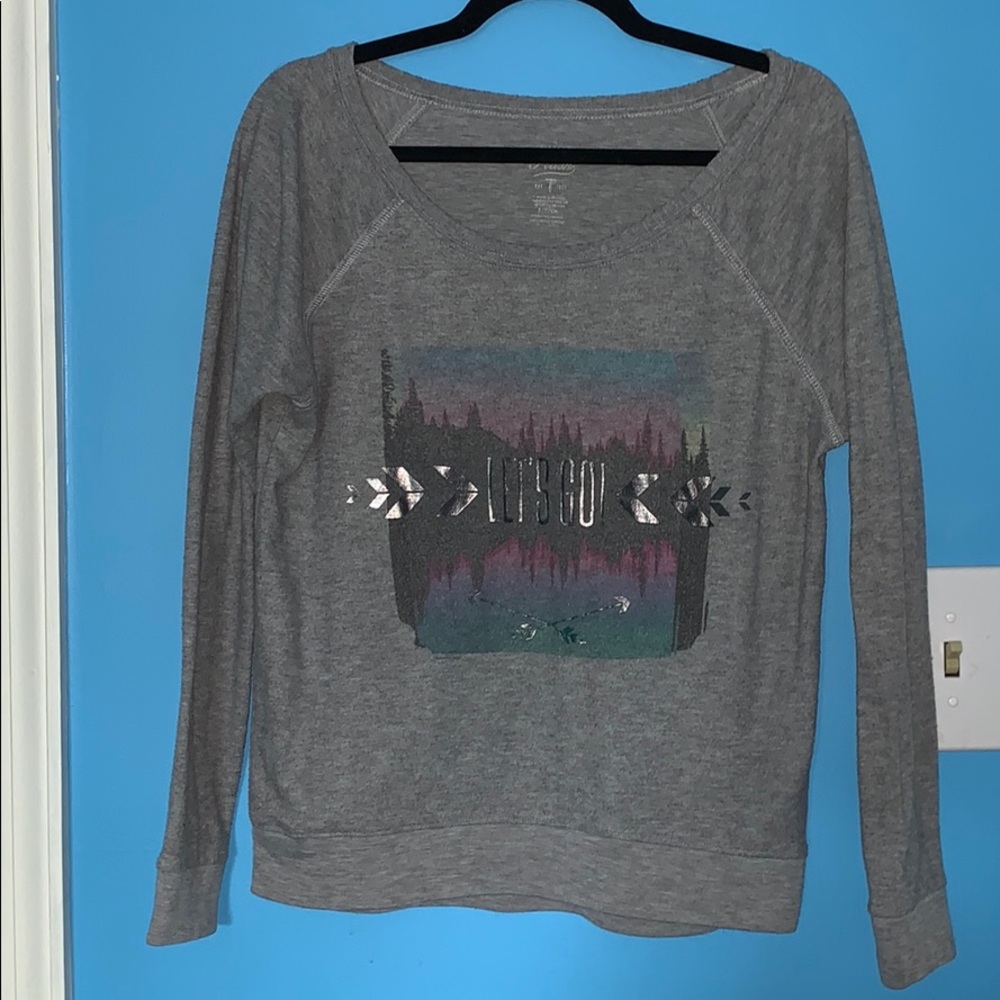 American Eagle scoop neck shirt